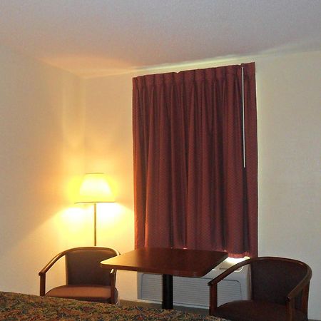 Luxury Inn & Suites Selma Room photo