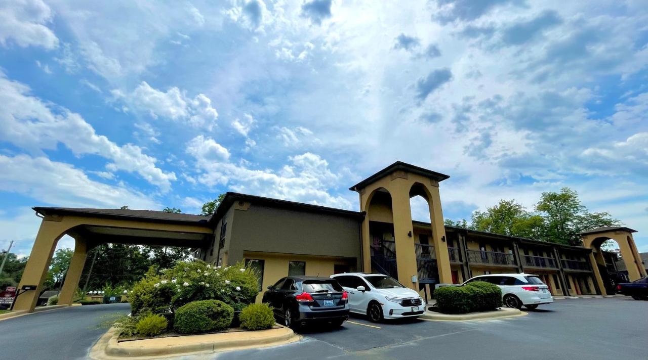 Luxury Inn & Suites Selma Exterior photo