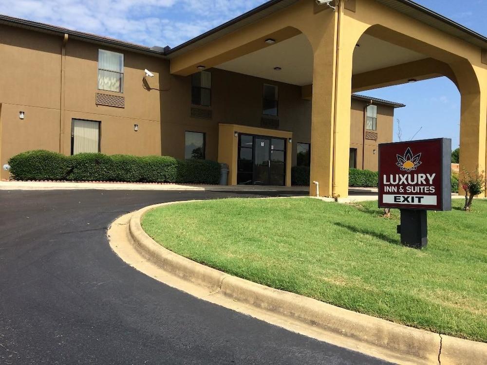 Luxury Inn & Suites Selma Exterior photo